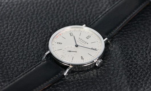 NOMOS新品