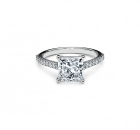 蒂芙尼订婚钻戒铂金铺镶钻石戒圈镶嵌公主方形切割钻石订婚钻戒