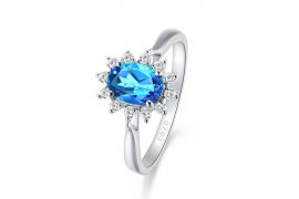 Enzo经典系列8K白金戴安娜蓝色托帕石白色蓝宝石戒指