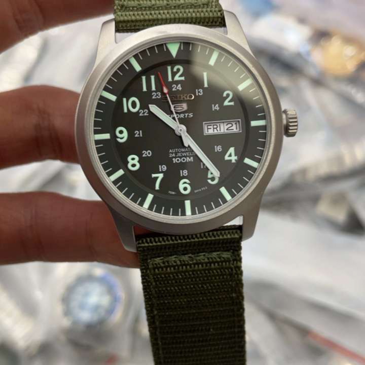 精工SEIKO 5系列SNZG09J1