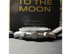 斯沃琪MOONSWATCH联名款系列MoonSwatch Moonshine Gold（满月针）