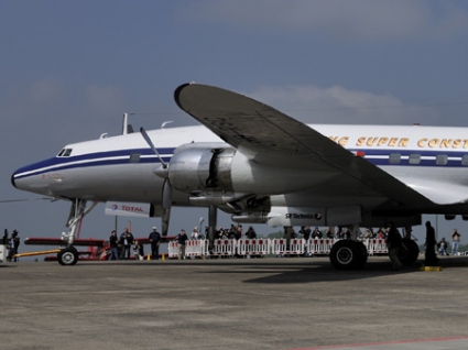 百年靈航空計時1系列AB012012/BB0(Barenia牛皮表帶Super Constellation)