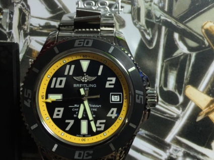 百年灵超级海洋系列精钢表壳-黑色表盘黄色内圈-Speed竞赛精钢表链