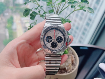 百年靈機械計時系列AB0134101G1A1