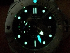 沛纳海潜行系列PAM01305