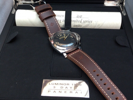 沛纳海特别版腕表系列PAM00673