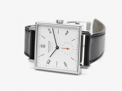 NOMOS TETRA系列421