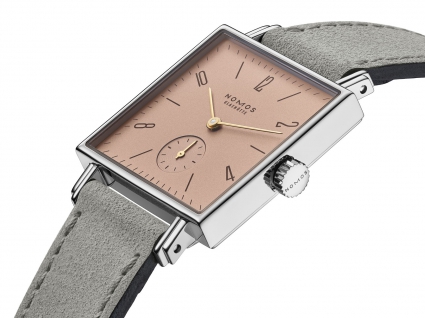 NOMOS TETRA系列443