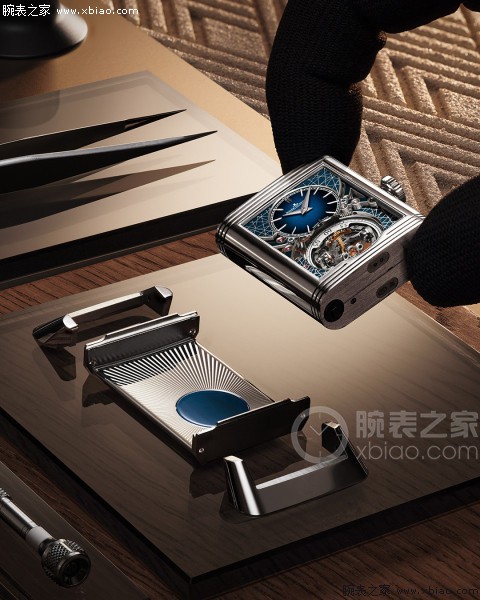 積家翻轉(zhuǎn)腕表系列Q39434E1