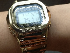 卡西欧G-SHOCK系列GMW-B5000TFG-9