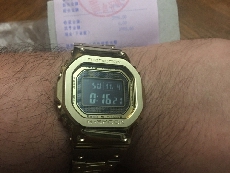 卡西欧G-SHOCK系列GMW-B5000TFG-9