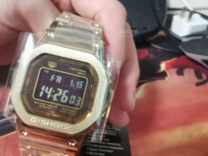 卡西欧G-SHOCK系列GMW-B5000TFG-9