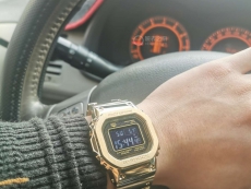 卡西欧G-SHOCK系列GMW-B5000TFG-9