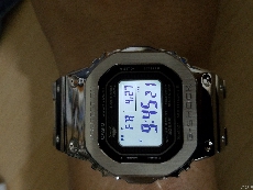 卡西欧G-SHOCK系列GMW-B5000D-1