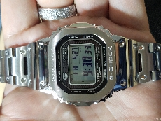 卡西欧G-SHOCK系列GMW-B5000D-1