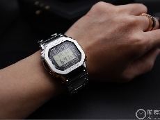 卡西欧G-SHOCK系列GMW-B5000D-1