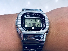 卡西欧G-SHOCK系列GMW-B5000D-1