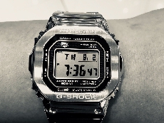 卡西欧G-SHOCK系列GMW-B5000D-1