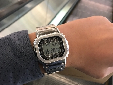 卡西欧G-SHOCK系列GMW-B5000D-1