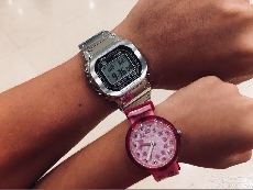 卡西欧G-SHOCK系列GMW-B5000D-1