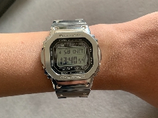 卡西欧G-SHOCK系列GMW-B5000D-1