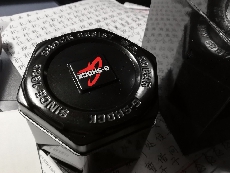 卡西欧G-SHOCK系列GMW-B5000D-1