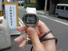 卡西欧G-SHOCK系列GMW-B5000D-1