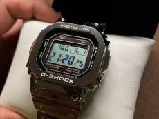 卡西欧G-SHOCK系列GMW-B5000D-1