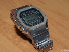 卡西欧G-SHOCK系列GMW-B5000D-1