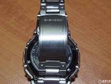 卡西欧G-SHOCK系列GMW-B5000D-1