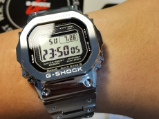 卡西欧G-SHOCK系列GMW-B5000D-1