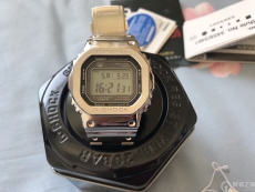 卡西欧G-SHOCK系列GMW-B5000D-1