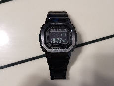 卡西欧G-SHOCK系列GMW-B5000GD-1