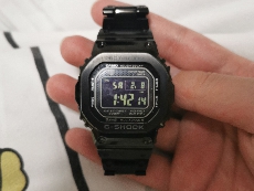 卡西欧G-SHOCK系列GMW-B5000GD-1