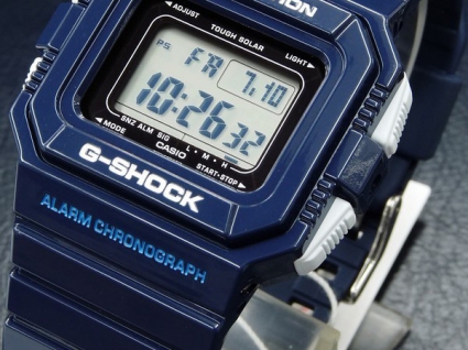 卡西欧G-SHOCK系列G-5500SRF-2D