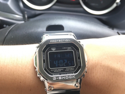 卡西欧G-SHOCK系列GMW-B5000D-1