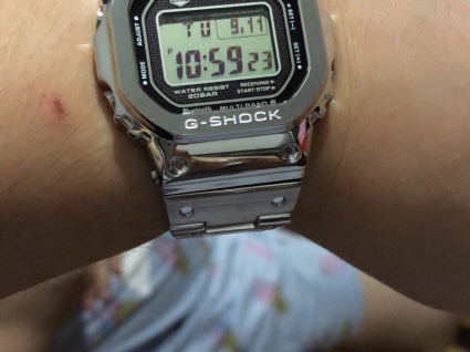 卡西歐G-SHOCK系列GMW-B5000D-1