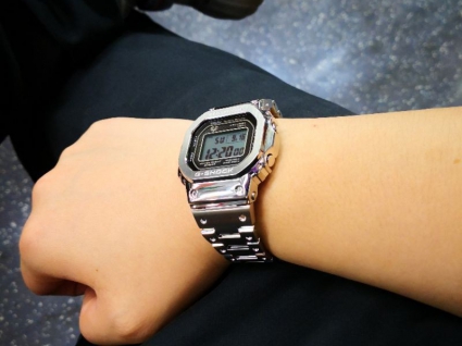 卡西欧G-SHOCK系列GMW-B5000D-1