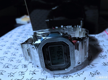 卡西歐G-SHOCK系列GMW-B5000D-1