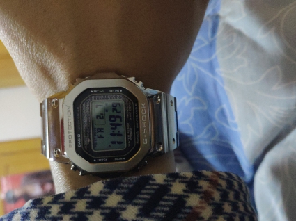 卡西欧G-SHOCK系列GMW-B5000D-1