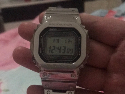 卡西欧G-SHOCK系列GMW-B5000D-1