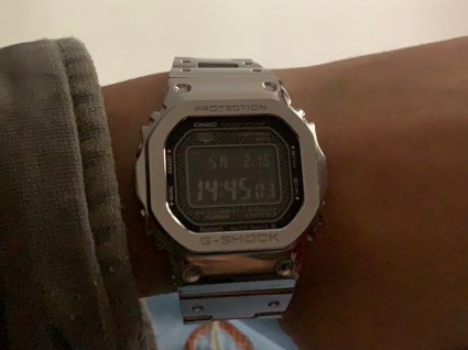 卡西欧G-SHOCK系列GMW-B5000D-1