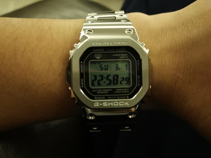 卡西欧G-SHOCK系列GMW-B5000D-1