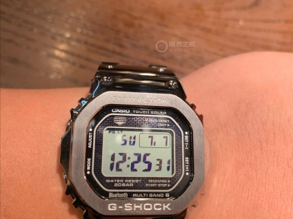 卡西歐G-SHOCK系列GMW-B5000D-1