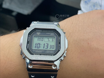 卡西欧G-SHOCK系列GMW-B5000D-1