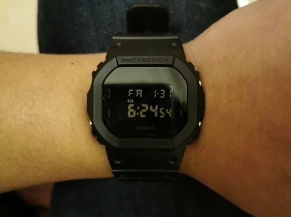 卡西欧G-SHOCK系列DW-5600BB-1