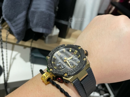 卡西欧G-SHOCK系列GST-B100TFB-1A