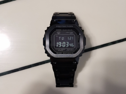 卡西欧G-SHOCK系列GMW-B5000GD-1