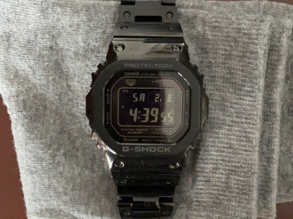 卡西欧G-SHOCK系列GMW-B5000GD-1