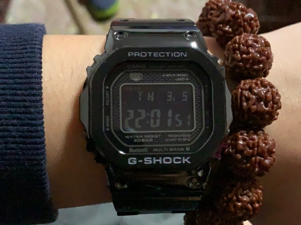 卡西欧G-SHOCK系列GMW-B5000GD-1